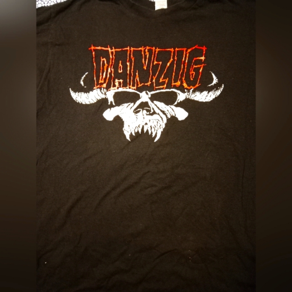 Unisex XL sized Danzig black shirt